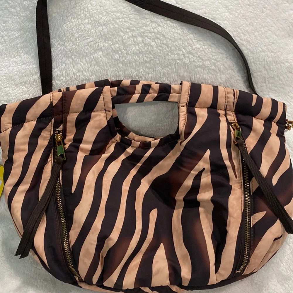 🆕VINCE CAMUTO HARLO SATCHEL/TOTE. Brown Zebra - Picture 1 of 8